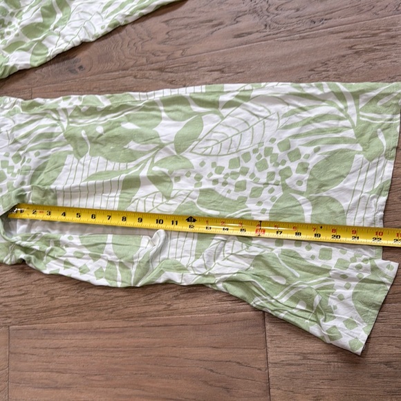 Shore Brand Leaf Print Wide-Leg Flow Pants Size Small - Picture 6 of 8